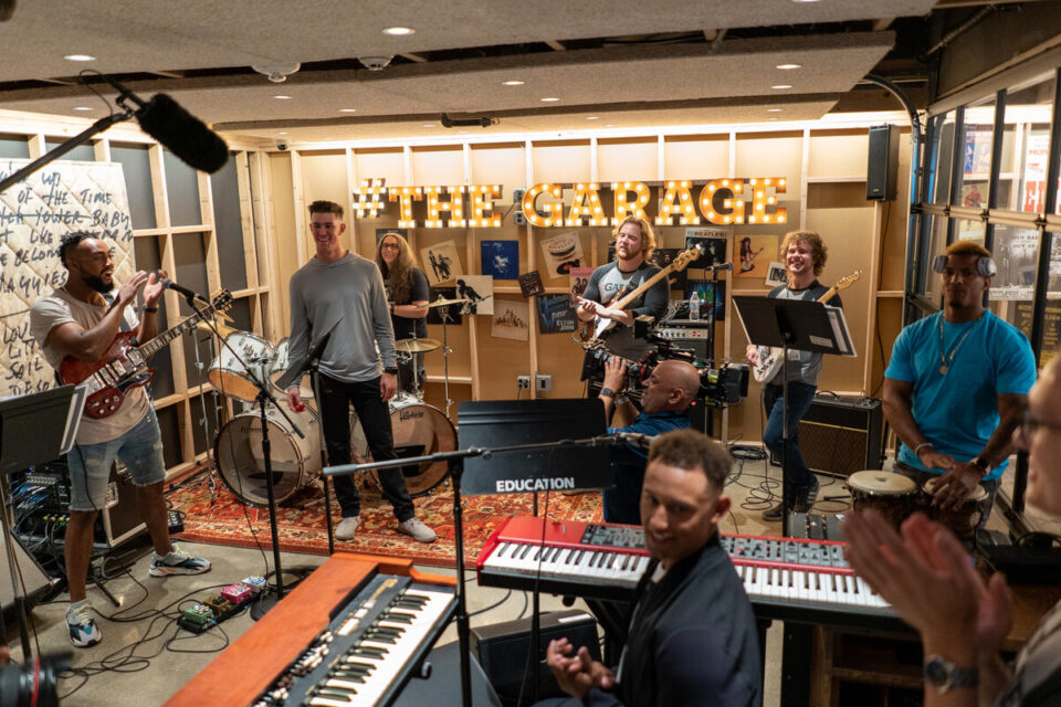 Rising stars from the Futures Game, who played during the 2019 MLB All-Star Weekend, stopped by the Garage to jam with our house band, the Mechanics.